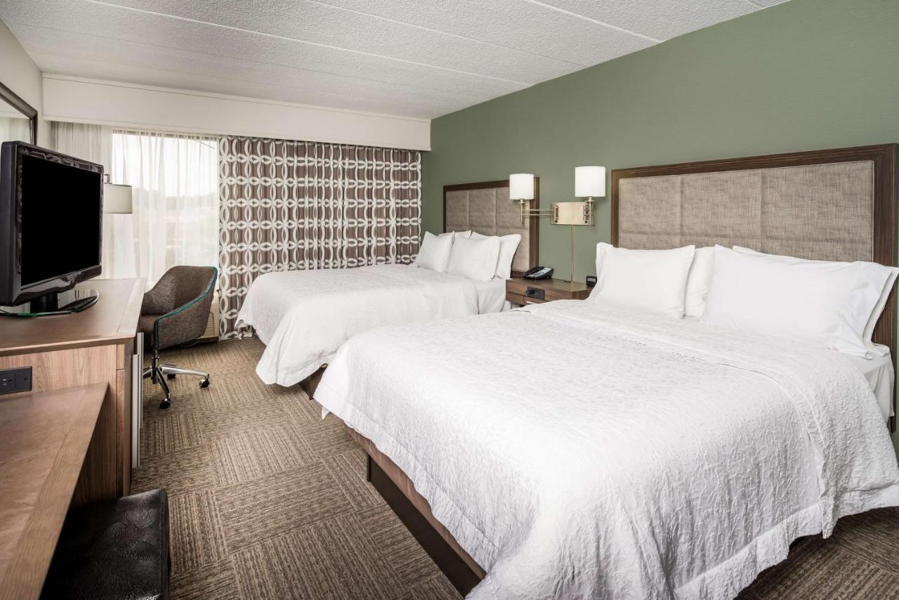 Queen Room with Two Queen Beds - Non-Smoking,1706735196:JPEG